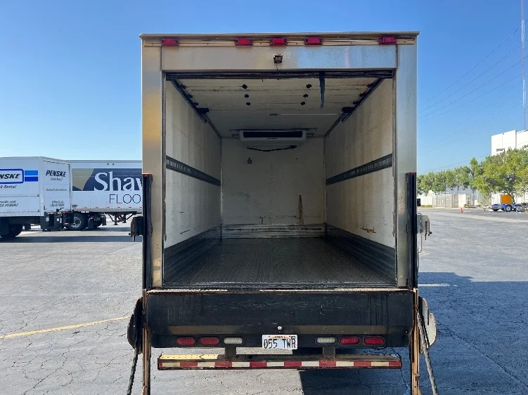 2019 Isuzu NRR in Torrance, CA — photo 8