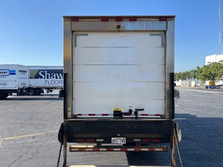 2019 Isuzu NRR in Torrance, CA — photo 7