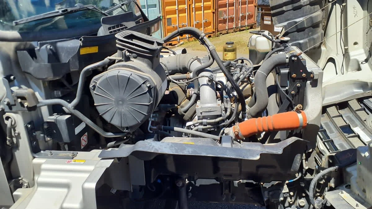 2020 Hino 268 in Springfield, MA — photo 14