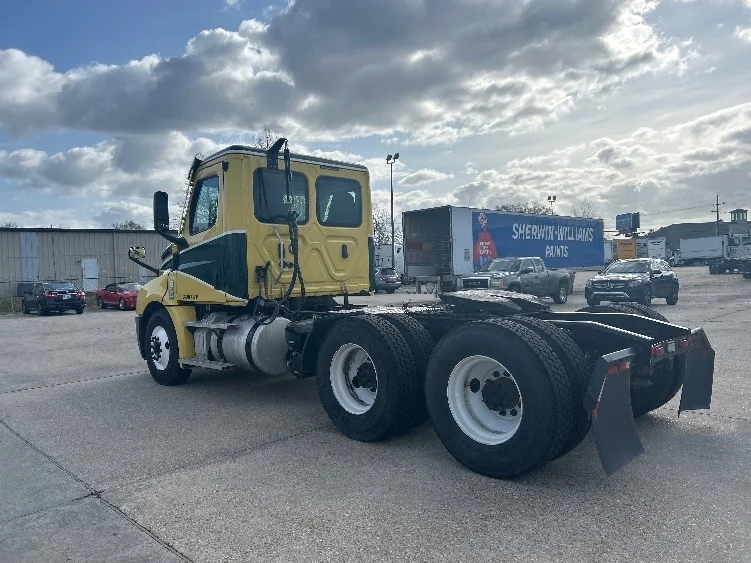 2021 Freightliner Cascadia in Hammond, LA — photo 5