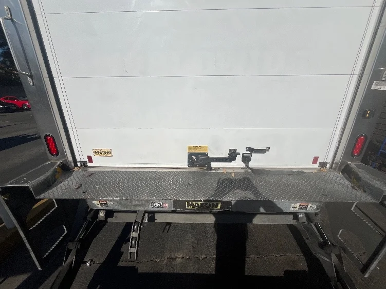 2019 International 4300 - image 10