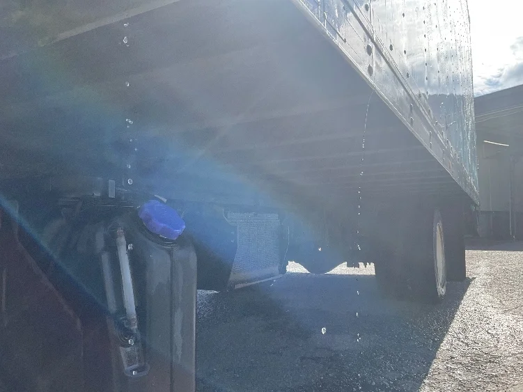 2014 Isuzu NQR - image 5