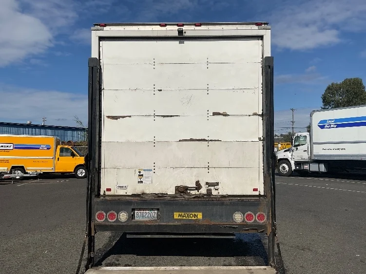 2014 Isuzu NQR - image 7