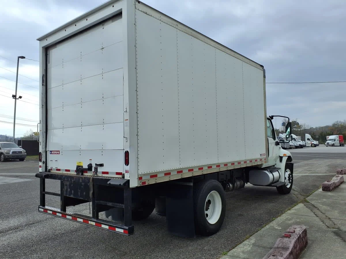 2022 International MV - image 4