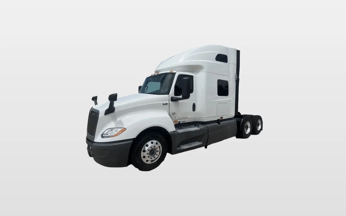 2021 International LT - image 1