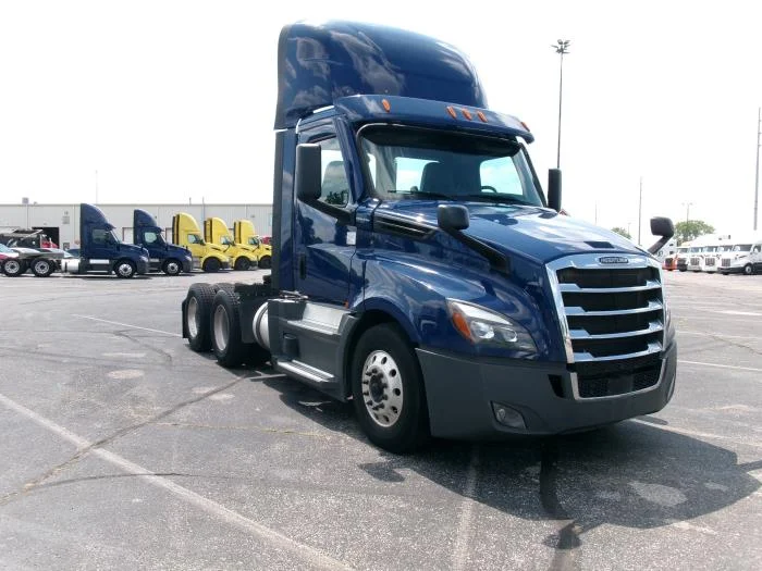 2022 Freightliner Cascadia — photo 4
