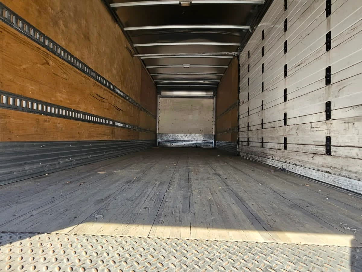 2019 Freightliner M2 106 - image 8