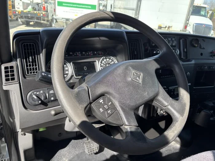 2019 International MV - image 15