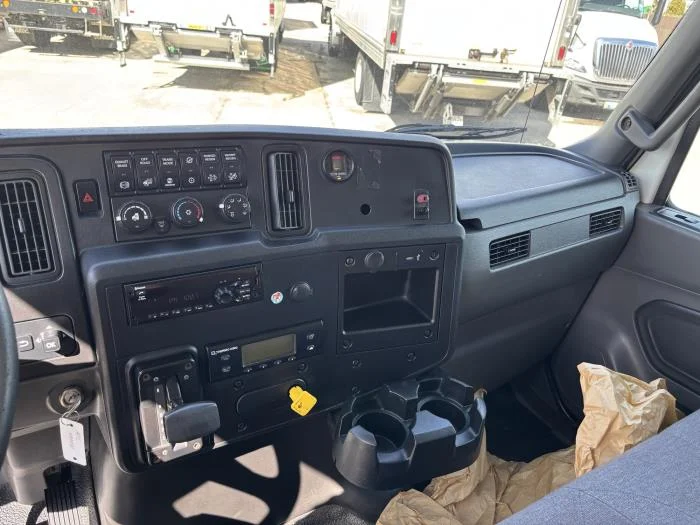 2019 International MV - image 18