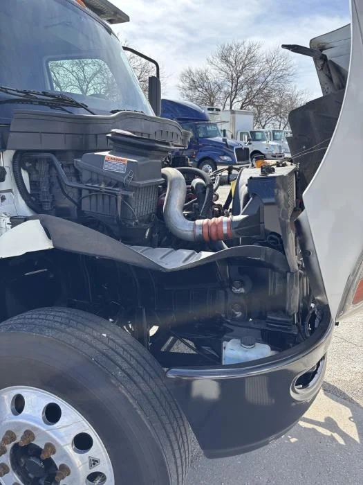 2019 International MV - image 11