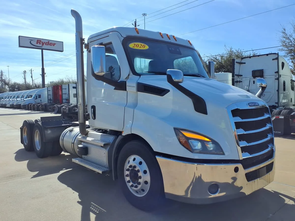 2020 Freightliner Cascadia in Houston, TX — photo 3