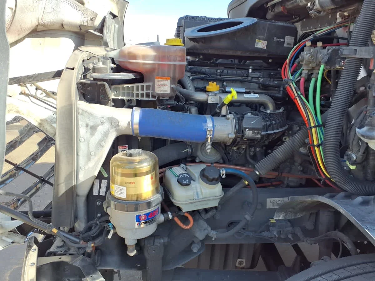 2020 Freightliner Cascadia in Houston, TX — photo 8