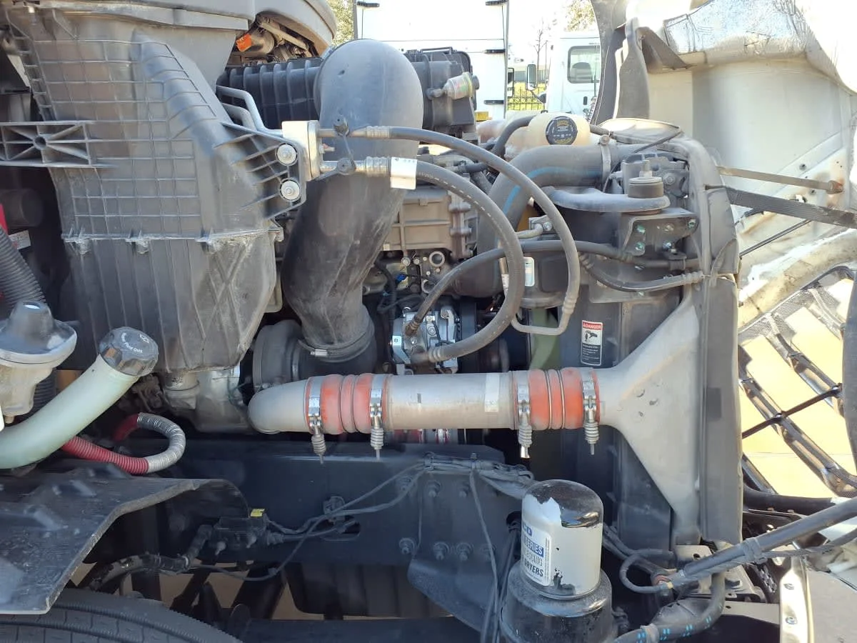 2020 Freightliner Cascadia in Houston, TX — photo 9