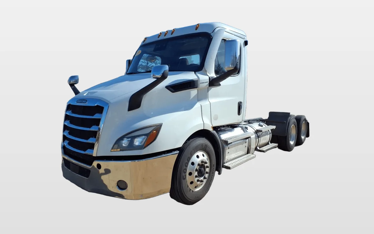 2020 Freightliner Cascadia - image 1