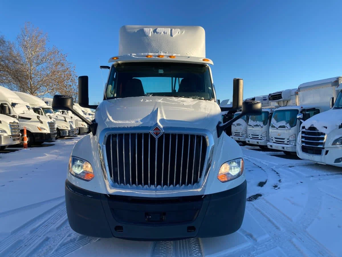 2019 International LT in Springfield, MA — photo 2