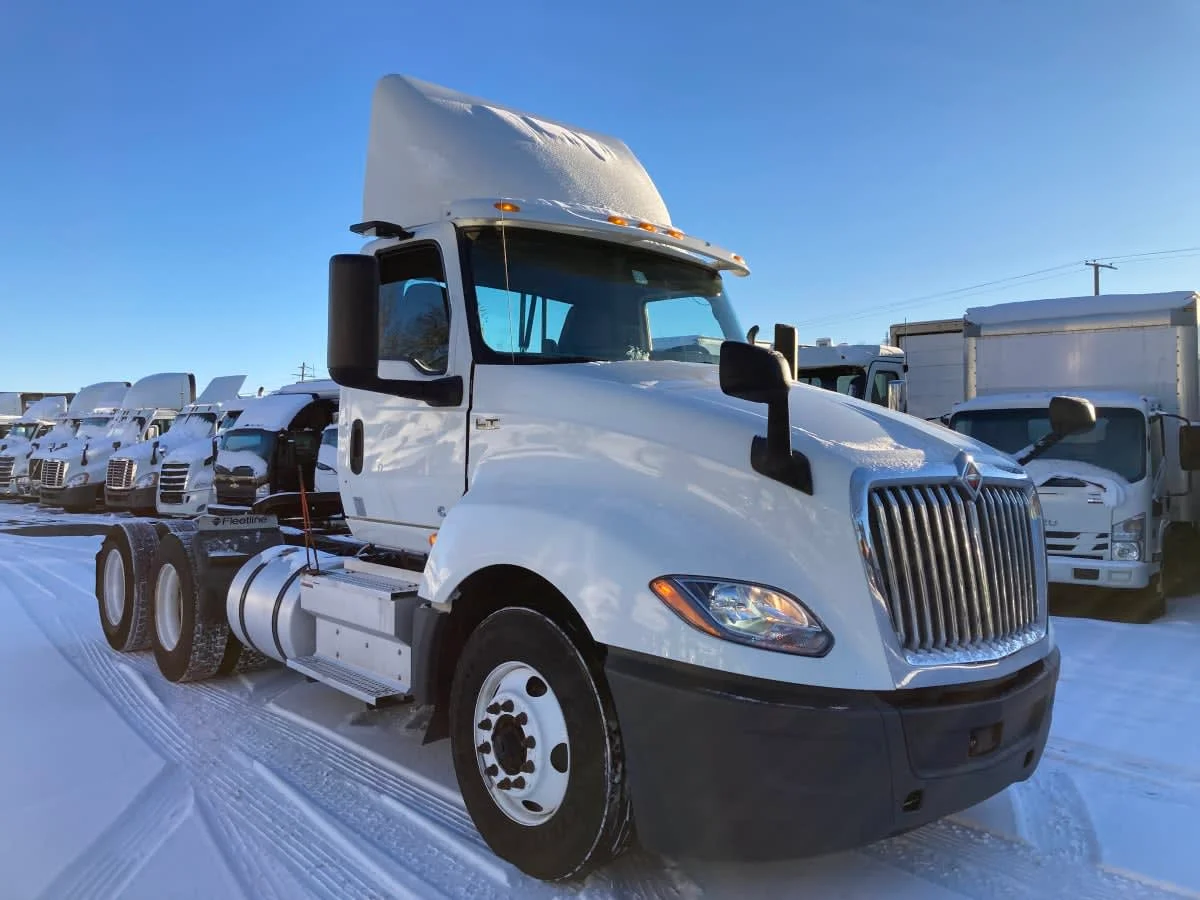 2019 International LT in Springfield, MA — photo 3