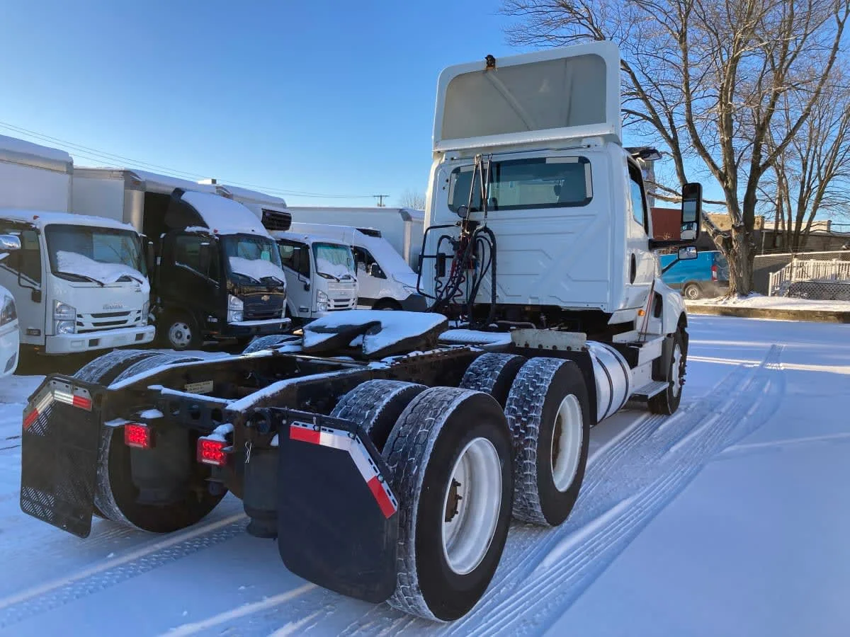2019 International LT in Springfield, MA — photo 4
