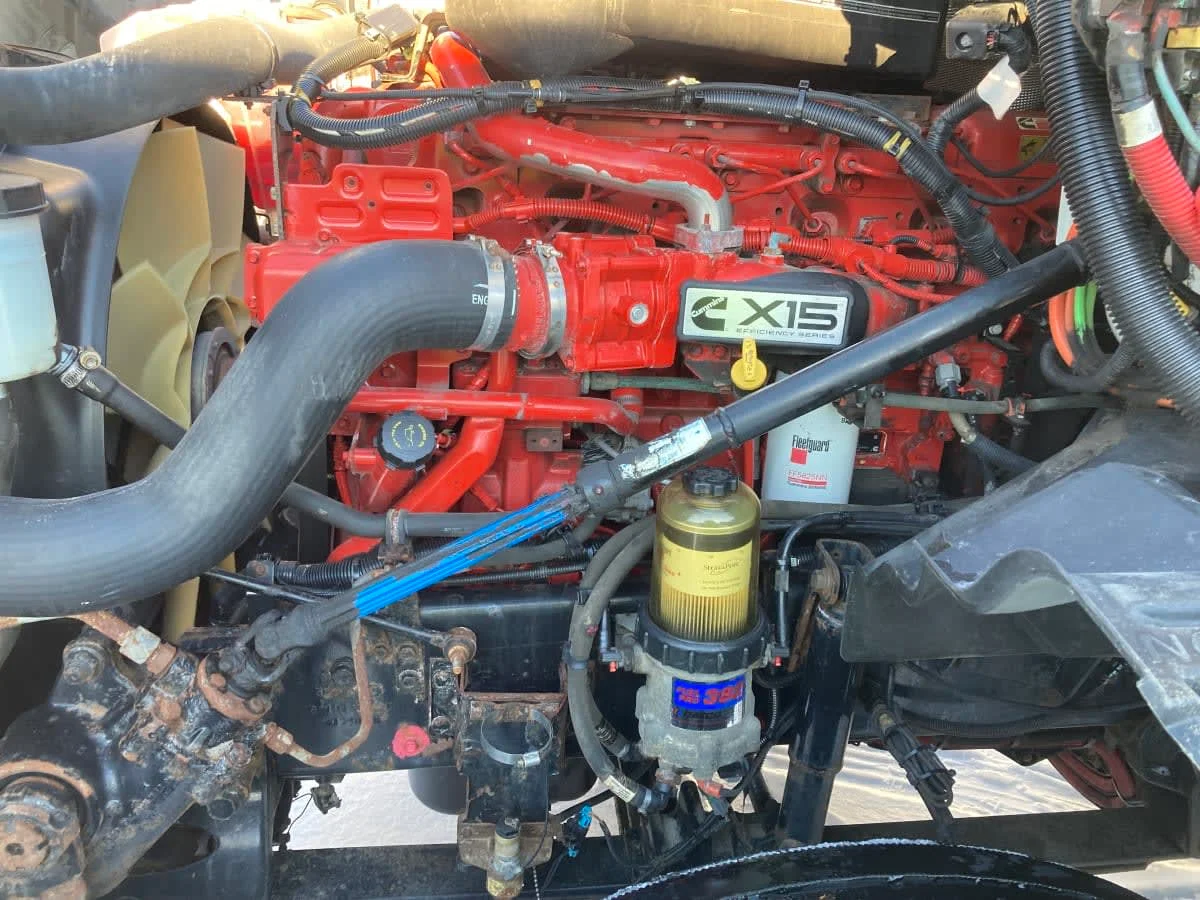 2019 International LT in Springfield, MA — photo 8