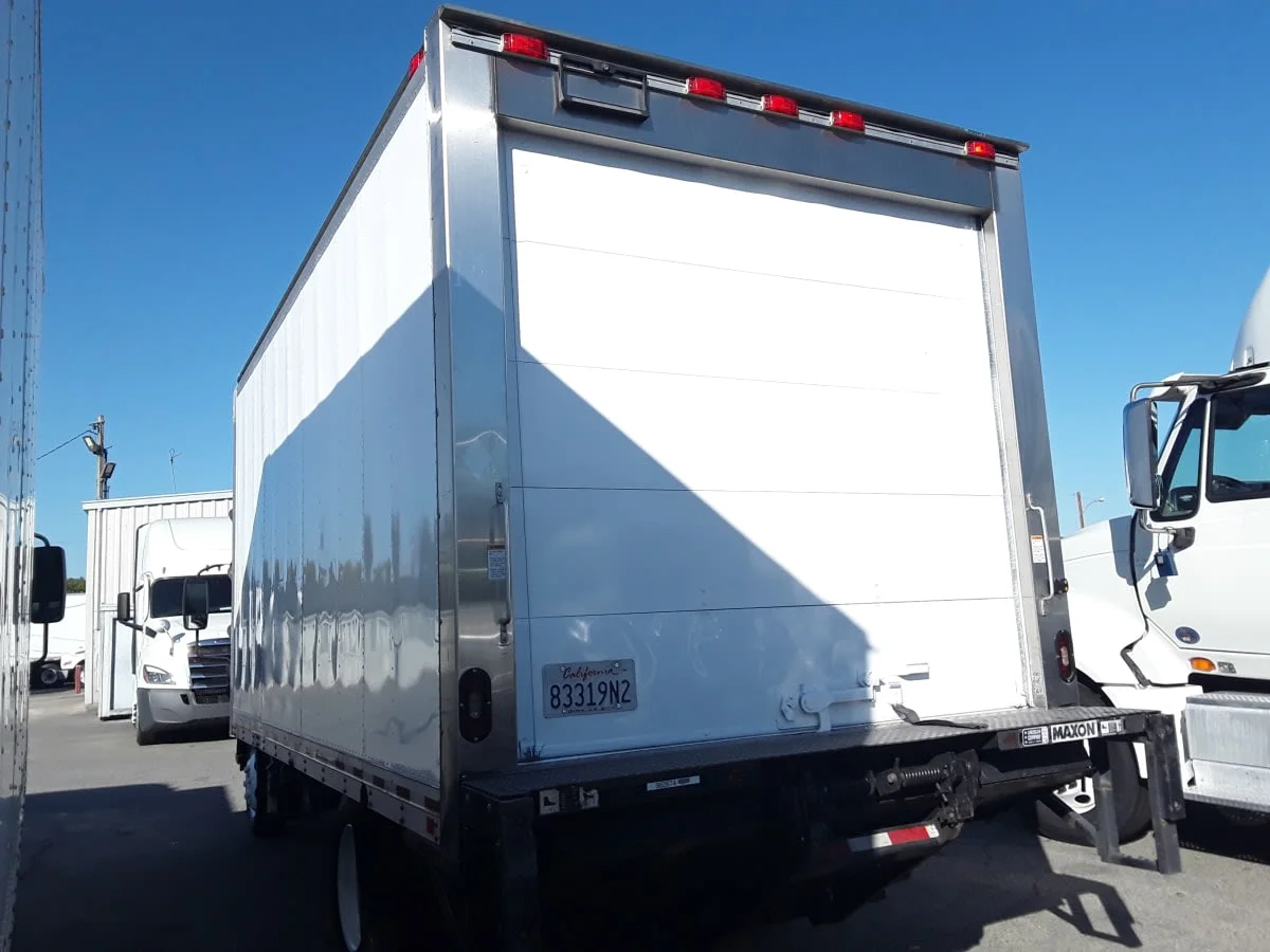 2019 Isuzu NRR - image 6