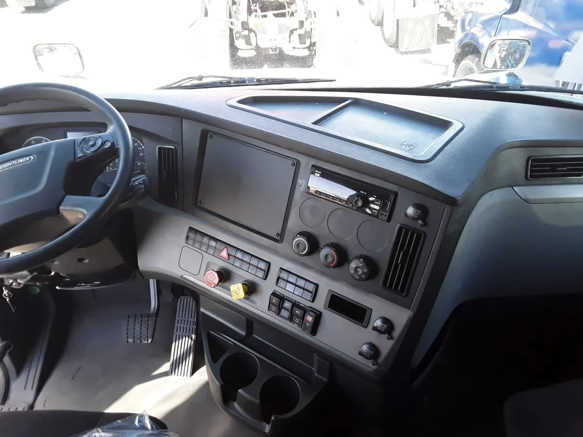 2021 Freightliner Cascadia in Bolingbrook, IL — photo 7