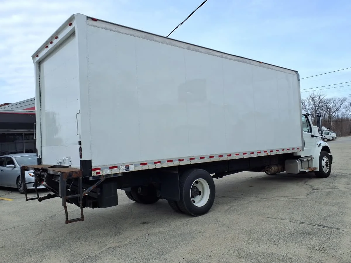 2018 Freightliner M2 106 in Warwick, RI — photo 4
