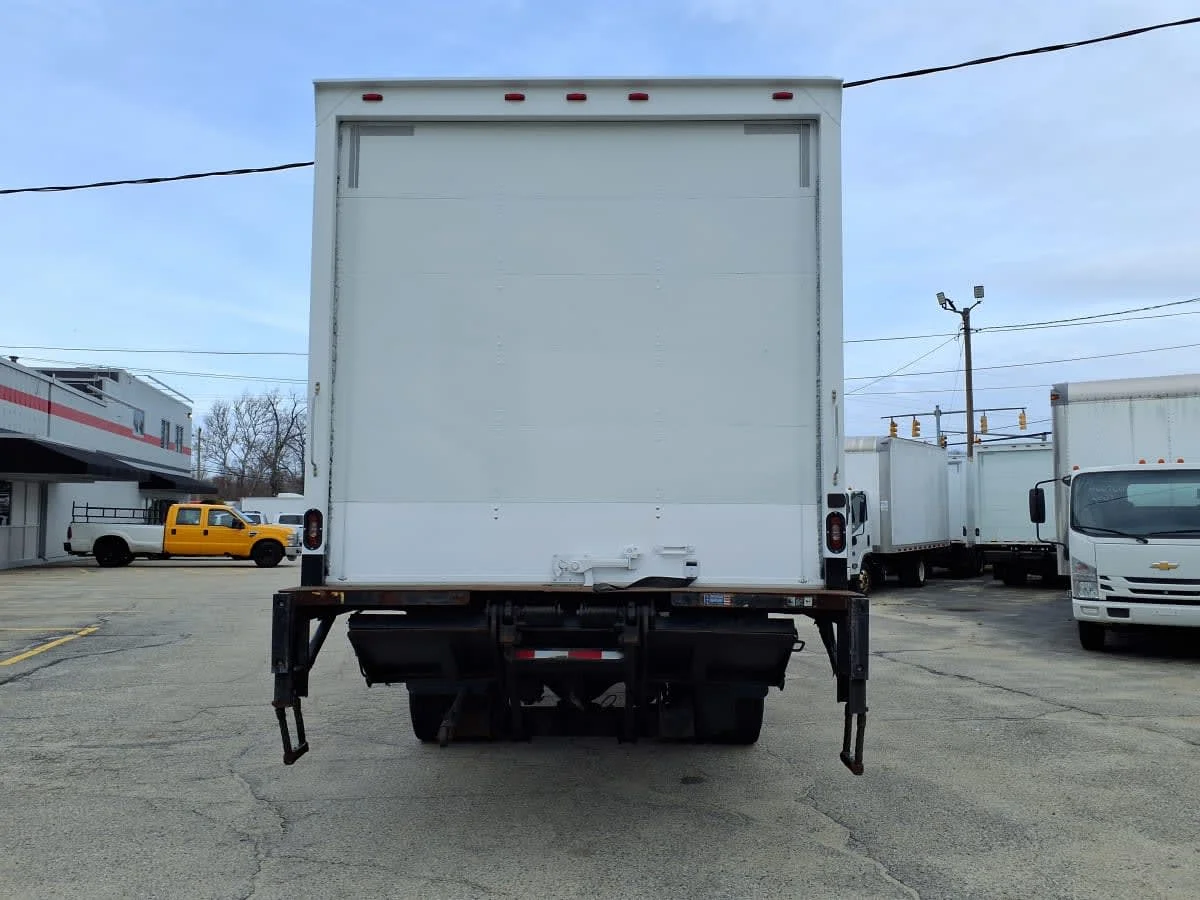 2018 Freightliner M2 106 in Warwick, RI — photo 5