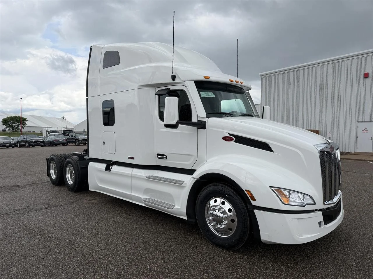2027 Peterbilt 579