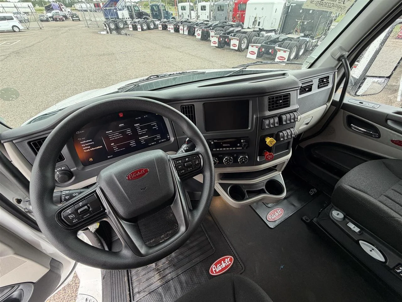 2027 Peterbilt 579 in Eau Claire, WI — photo 9