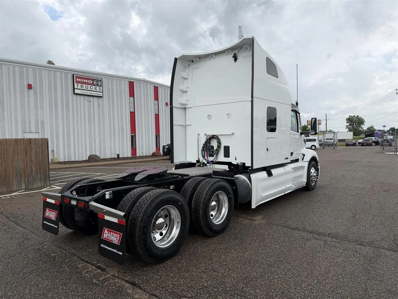2027 Peterbilt 579 in Eau Claire, WI — photo 3
