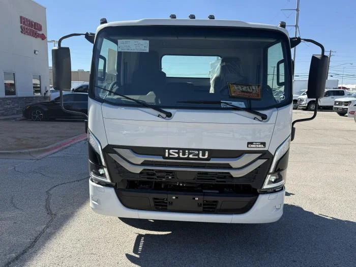 2026 Isuzu NPR - image 12