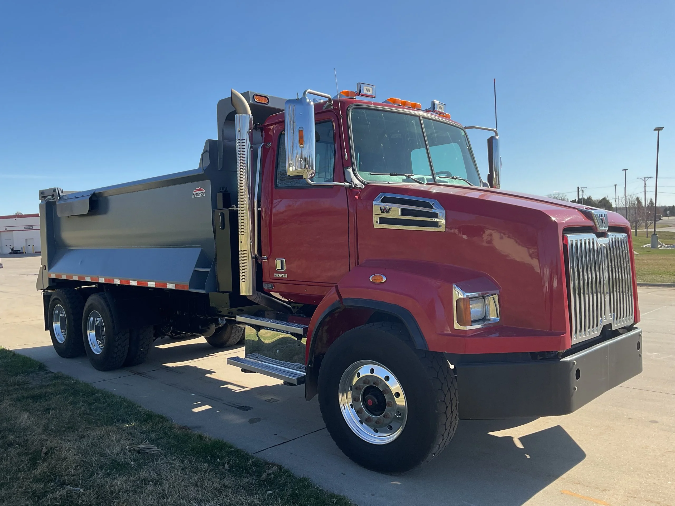 2017 Western Star 4700 - image 3