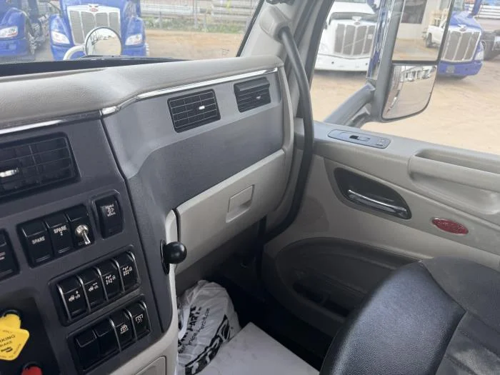 2020 Peterbilt 567 - image 29