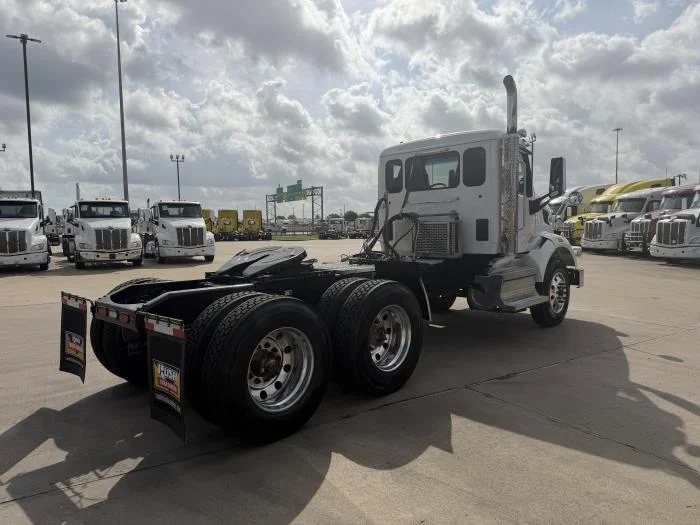 2020 Peterbilt 567 - image 6