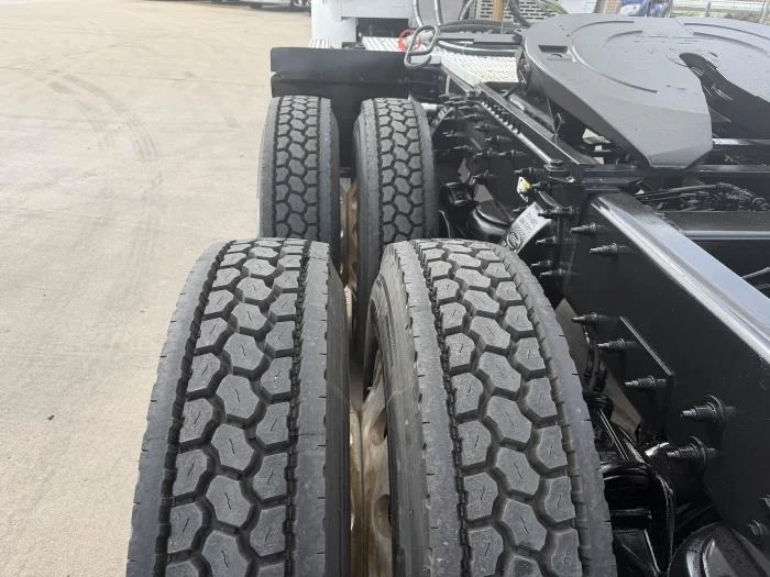 2020 Peterbilt 567 - image 13