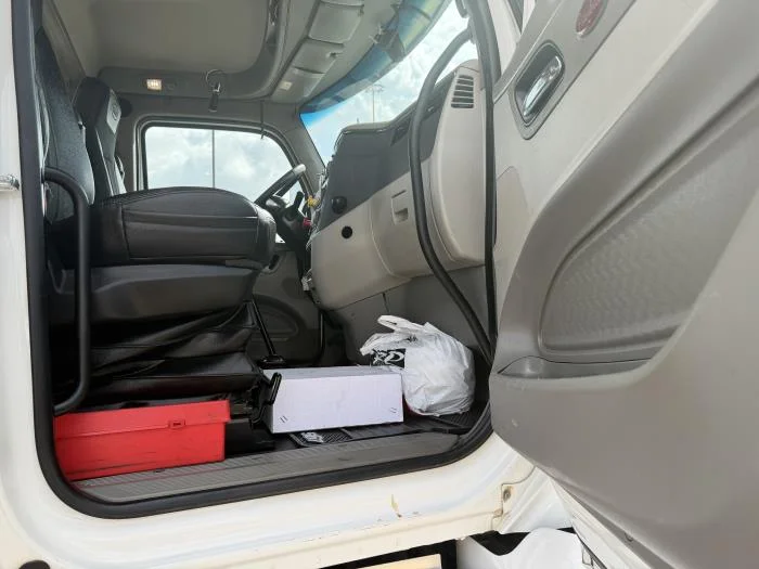 2020 Peterbilt 567 - image 23