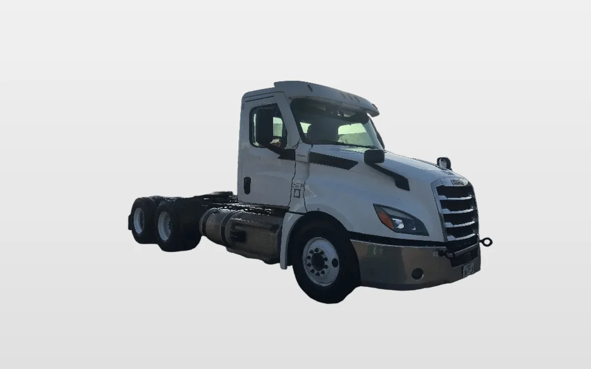 2020 Freightliner Cascadia - image 1
