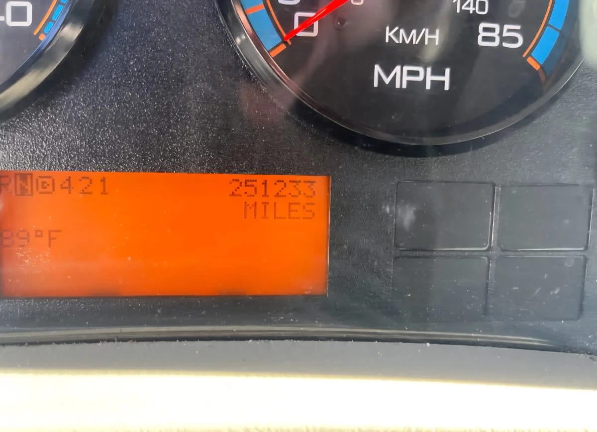 2018 International 4300 - image 10