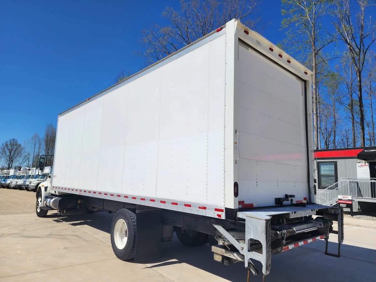 2018 International 4300 - image 6