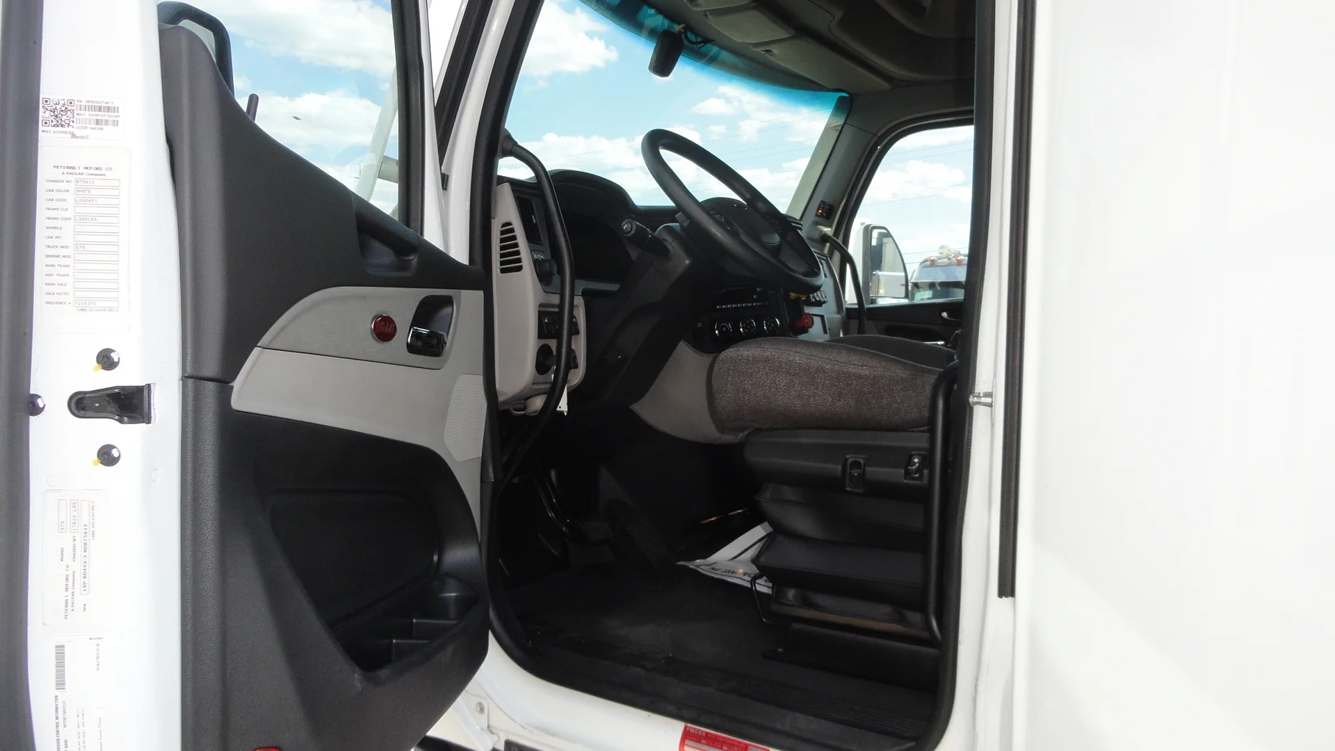 2024 Peterbilt 579 - image 5