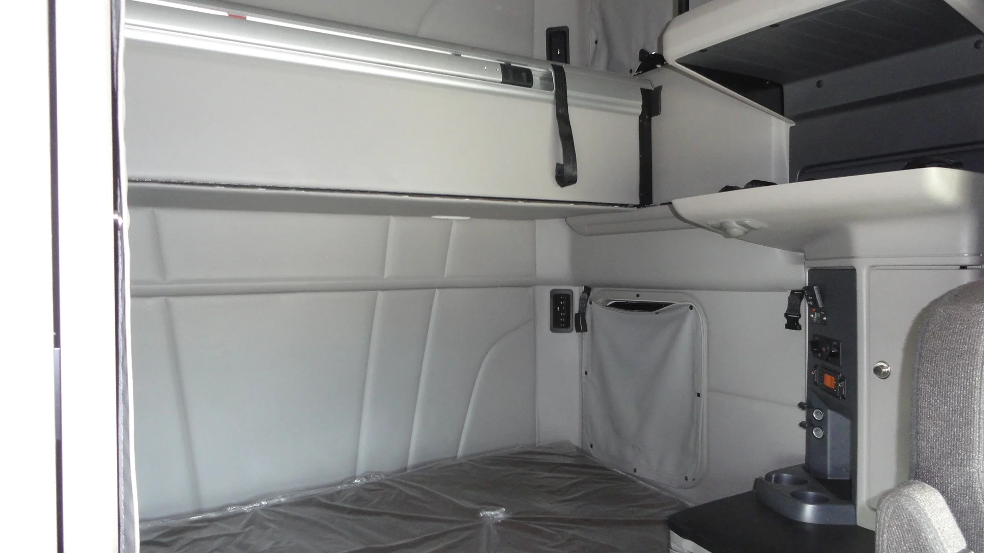 2024 Peterbilt 579 - image 7