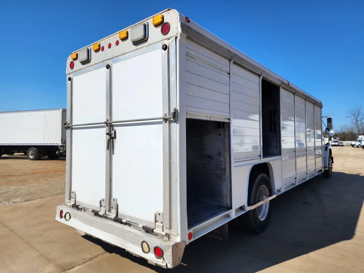 2004 Freightliner in Greensboro, NC — photo 4