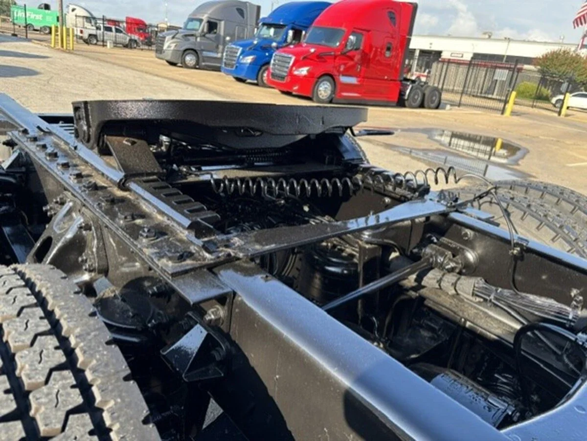 2023 Kenworth T680 — photo 10