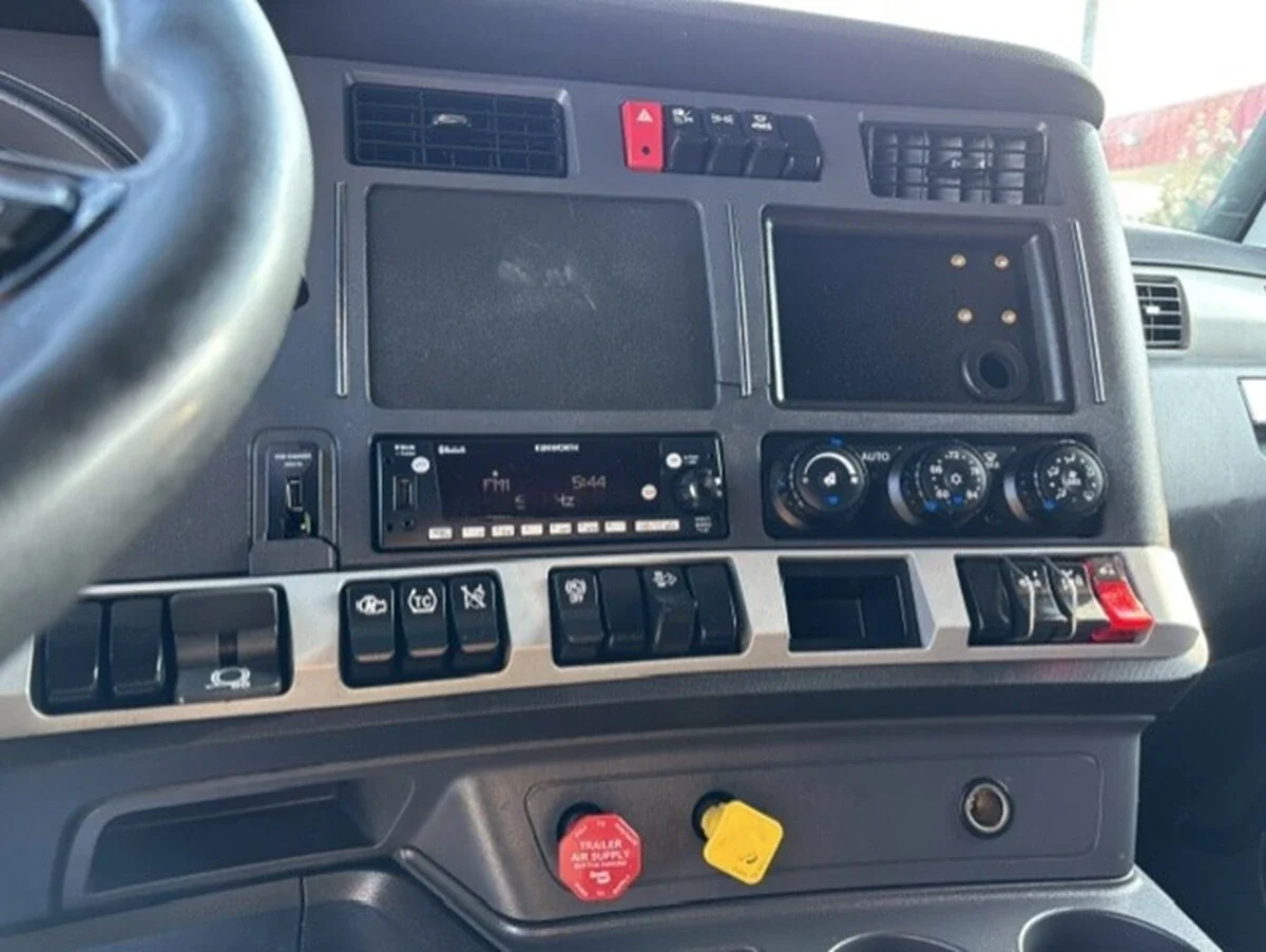 2023 Kenworth T680 — photo 12