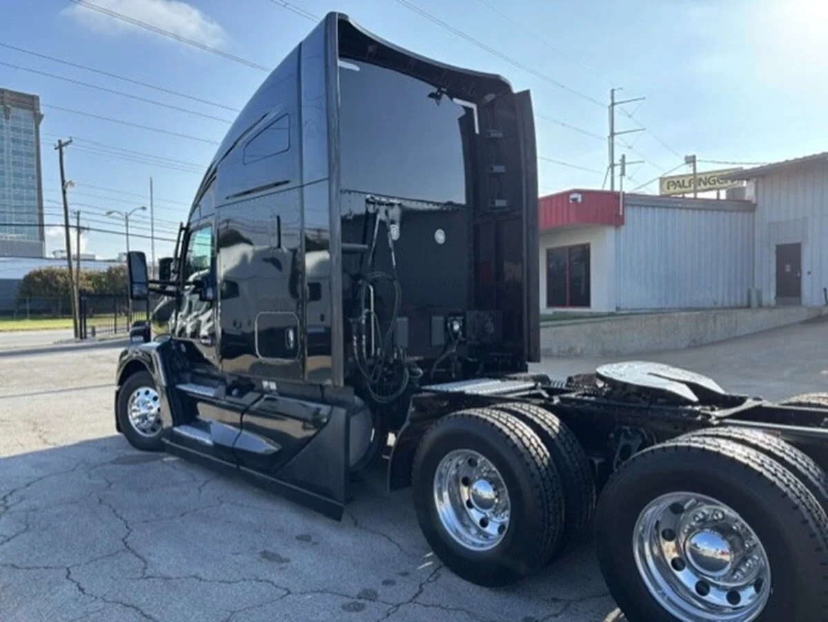 2023 Kenworth T680 — photo 4