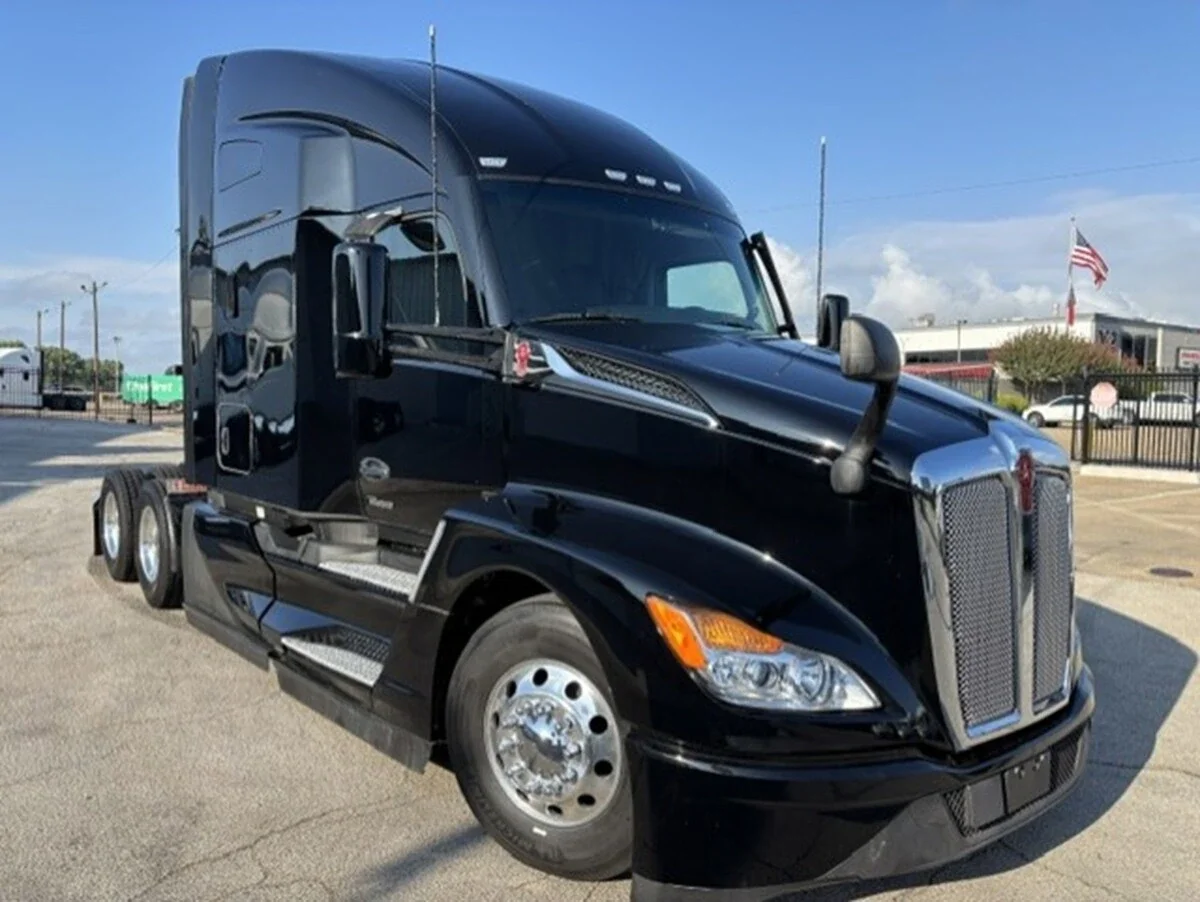 2023 Kenworth T680 — photo 2