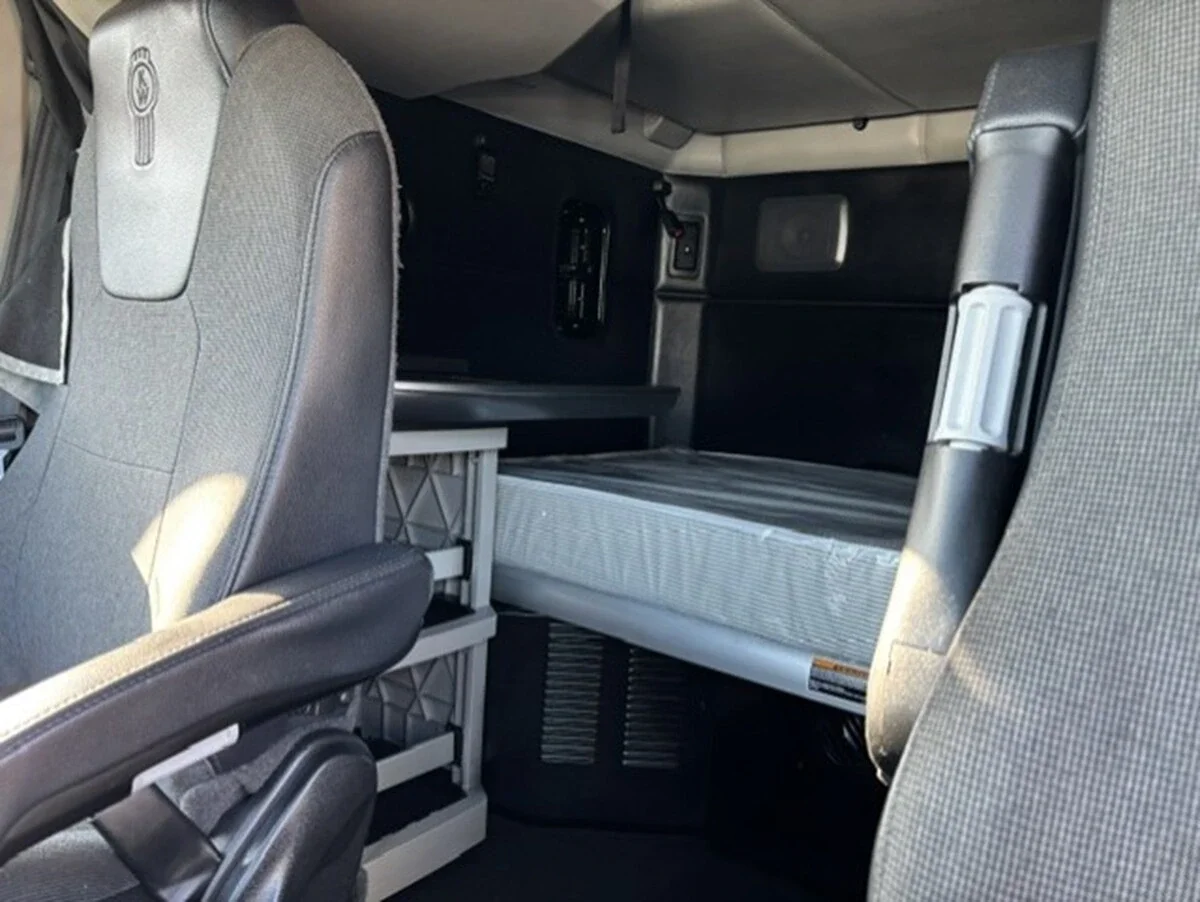 2023 Kenworth T680 — photo 14
