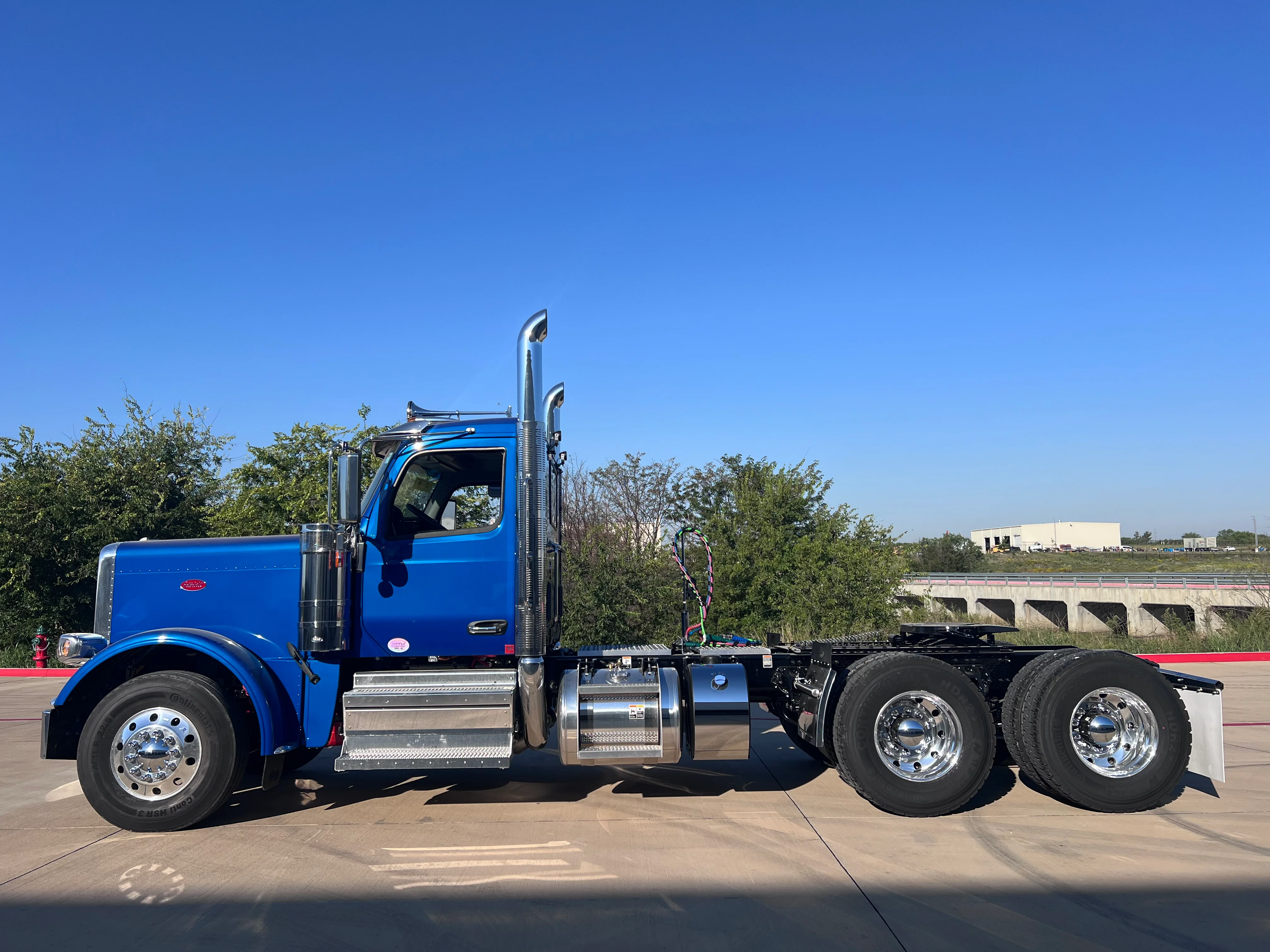 2026 Peterbilt 589 in Fort Smith, AR — photo 2