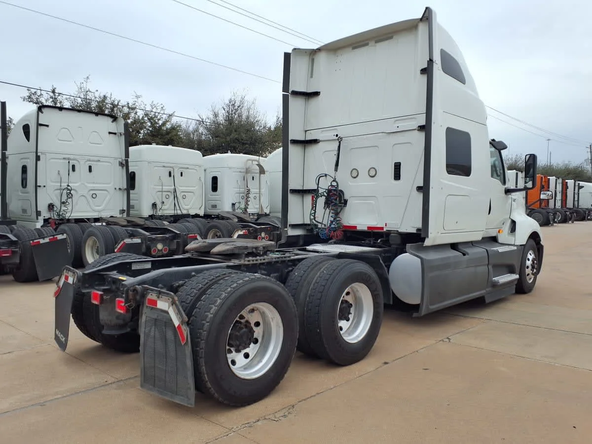 2020 International LT in Houston, TX — photo 4
