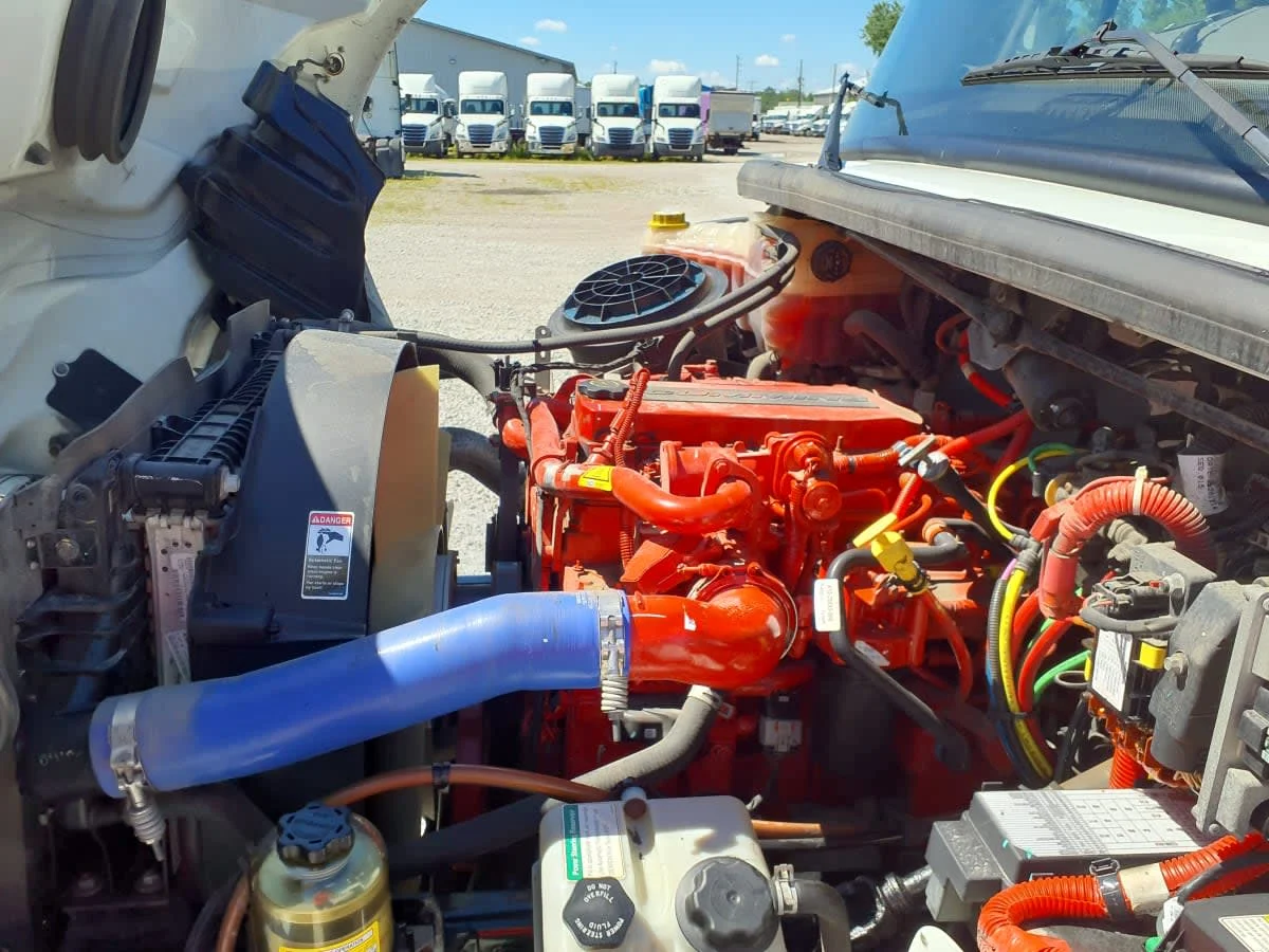 2021 Freightliner M2 106 in Indianapolis, IN — photo 9