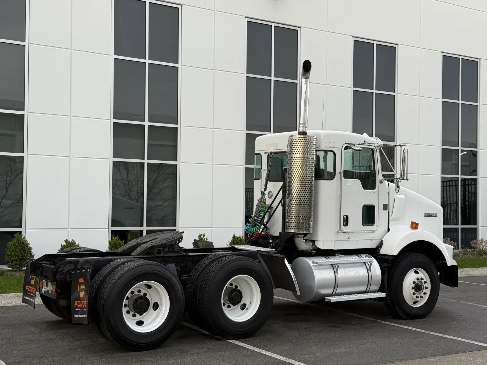 2010 Kenworth T800 - image 5